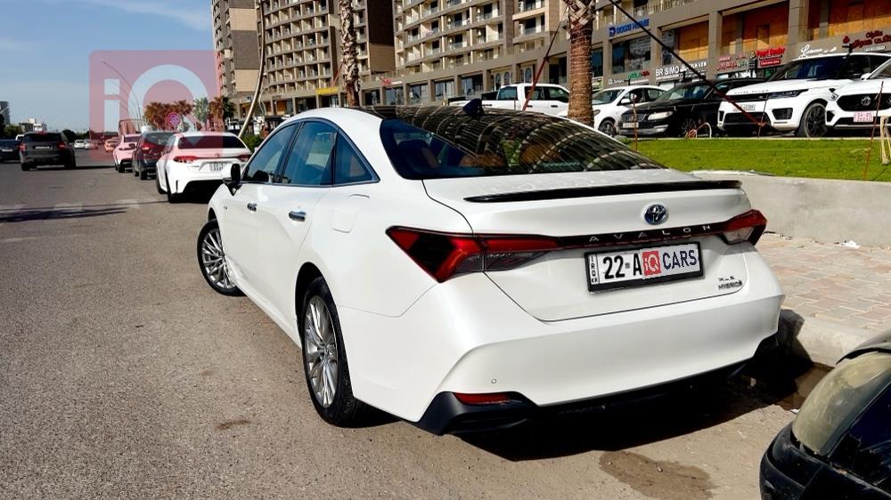 تويوتا أفالون